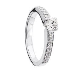 Diamantring i 18K guld Diamantring i 18K guld
