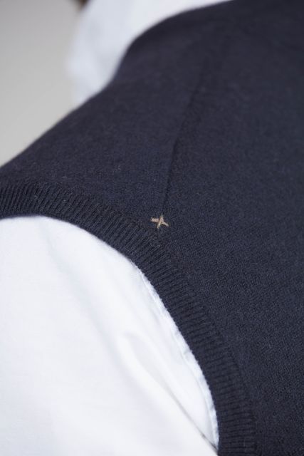 GEELONG V-NECK SLIPOVER