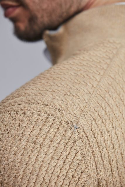 HALF ZIP MINI CABLE KNIT HALF ZIP MINI CABLE KNIT