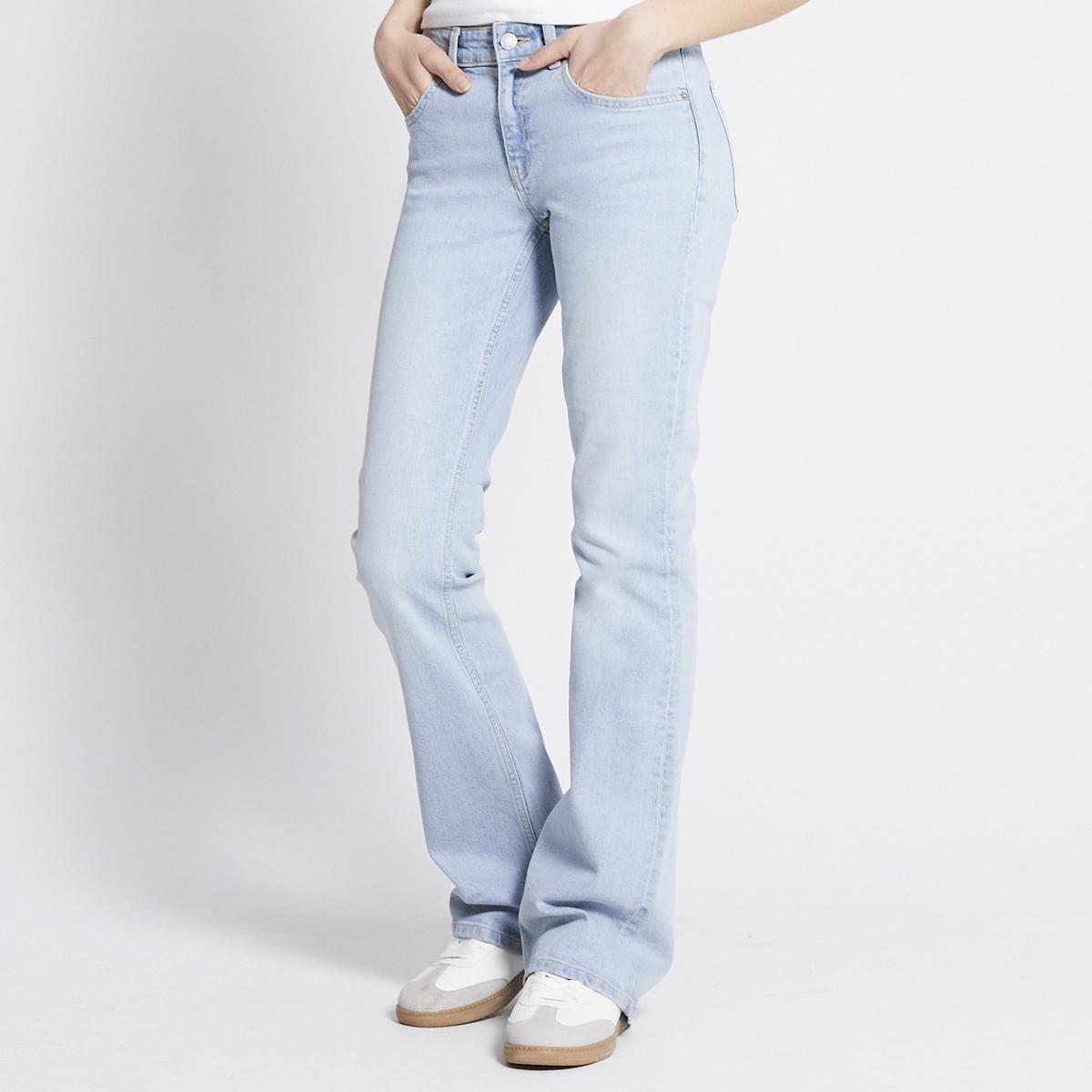 Low Boot Jeans