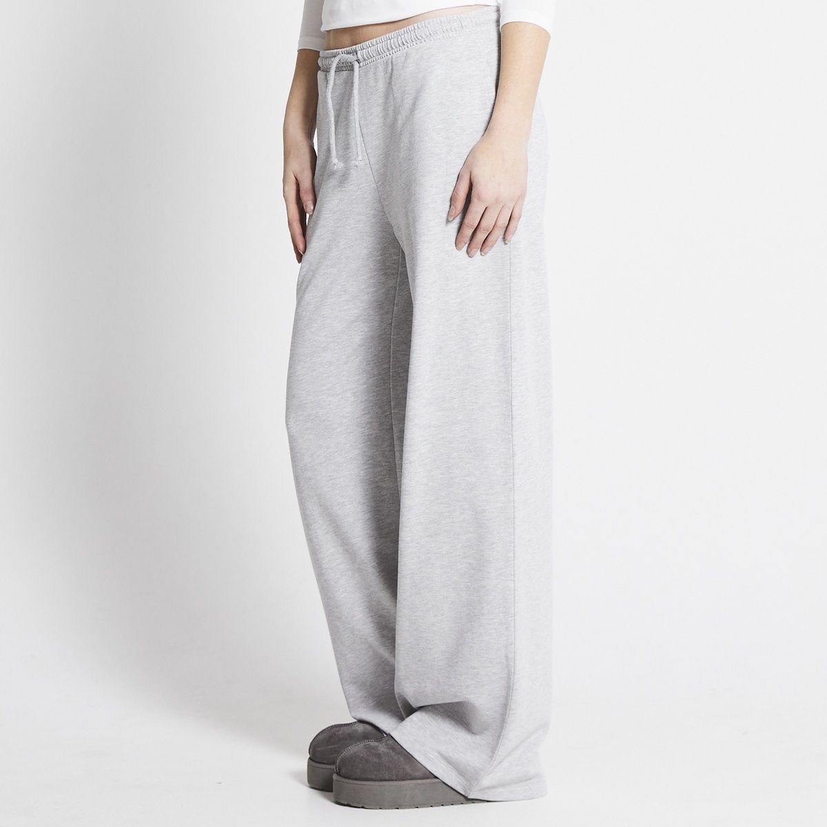 Wide sweatpants
