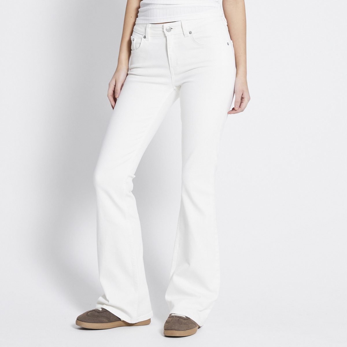 Low Boot Jeans