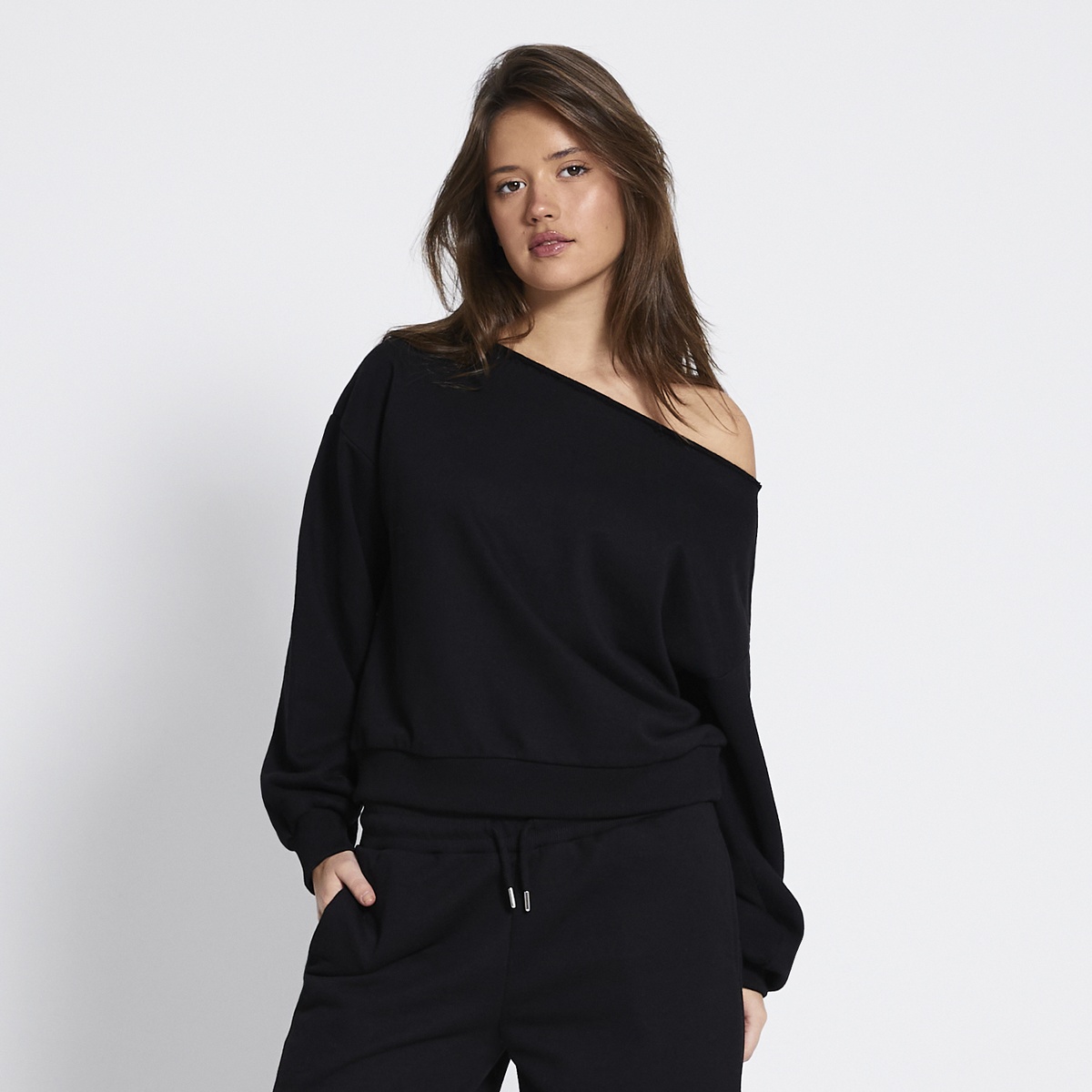 Off-shoulder sweatshirt