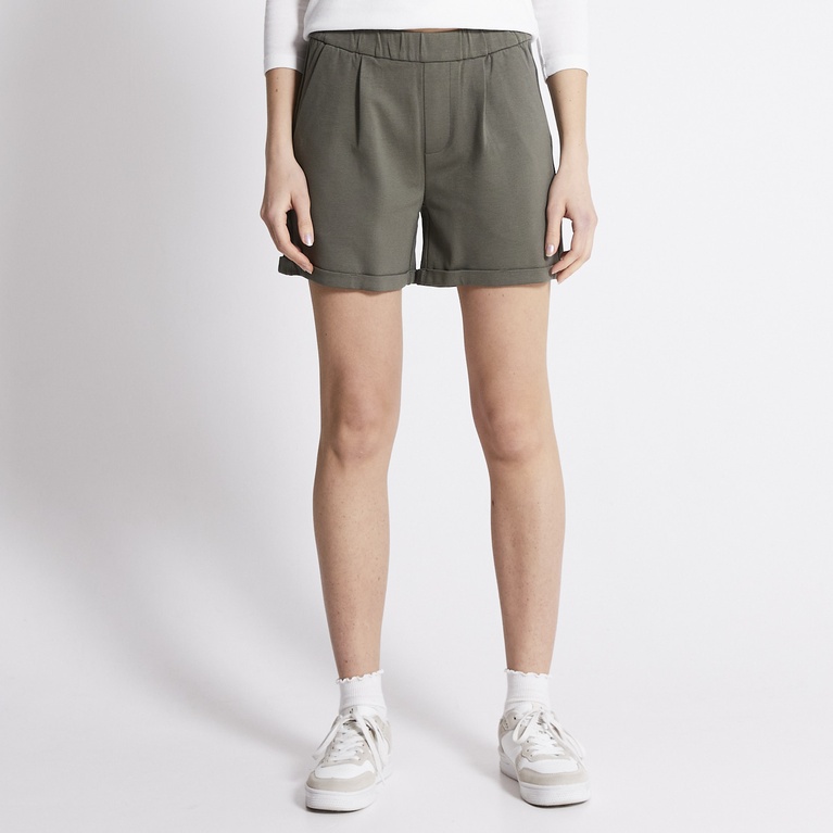 Huolitellut shortsit "Milla"