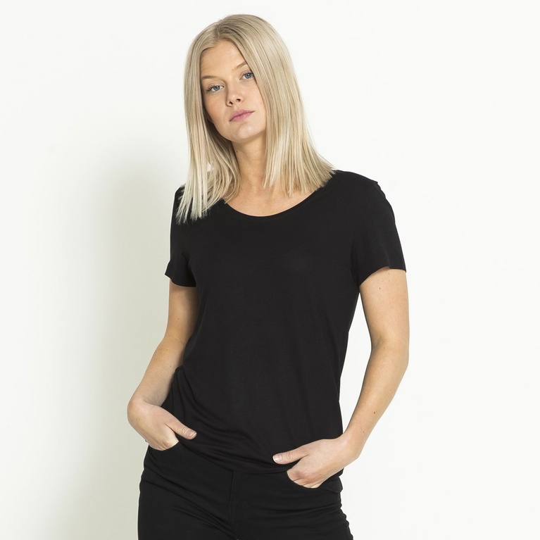 Viskostopp U-neck "Nilla" Viskostopp U-neck "Nilla"