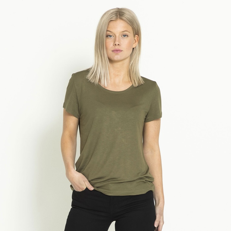 Viskostopp U-neck "Nilla" Viskostopp U-neck "Nilla"