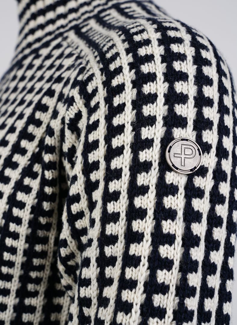 W Roll Neck Pullover W Roll Neck Pullover