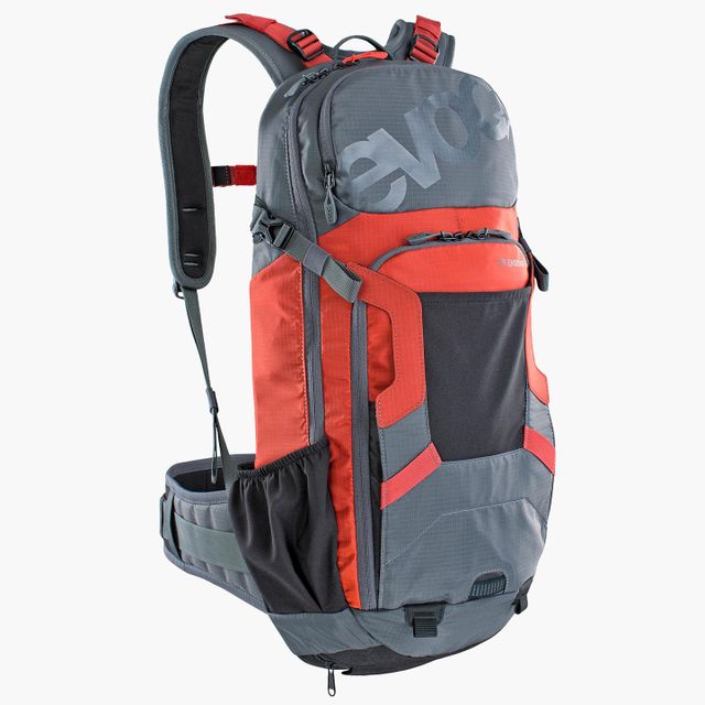 EVOC FR Enduro Maastopyöräilyreppu 16L EVOC FR Enduro Maastopyöräilyreppu 16L