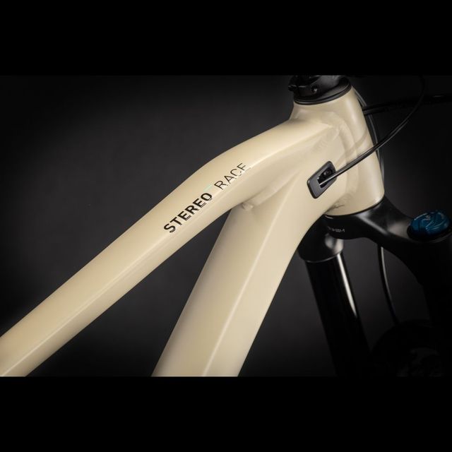 CUBE Stereo 170 Race 2021 täysjoustomaastopyörä CUBE Stereo 170 Race 2021 täysjoustomaastopyörä