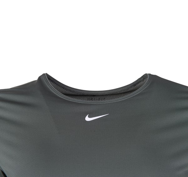 Nike Pro Women's Short-Sleeve Nike Pro Women's Short-Sleeve