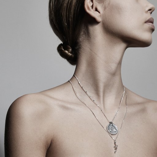 Halsband