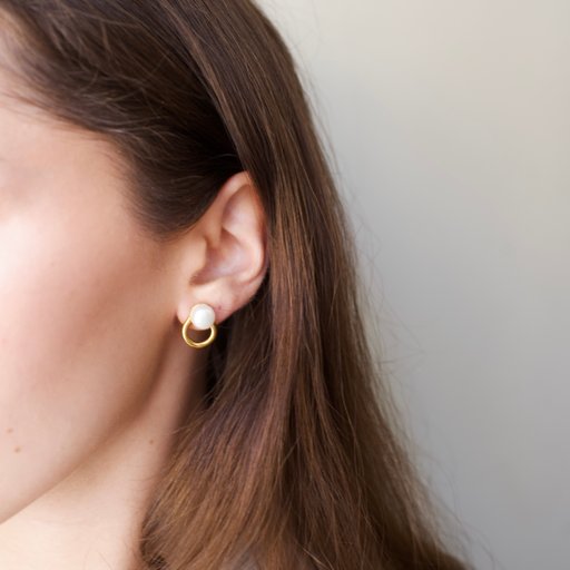 Örhängen Pierced pearl i äkta silver