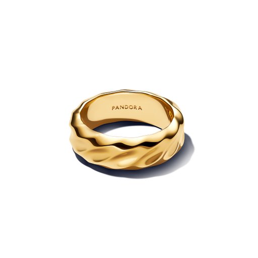 Förgylld ring med mönster