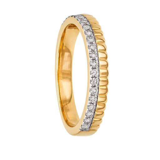 Diamantring i 18K guld med flera diamanter