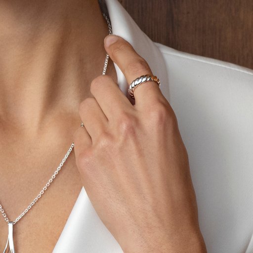 Ring i äkta silver med mönster