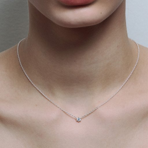 Halsband i äkta silver med rund sten Halsband i äkta silver med rund sten
