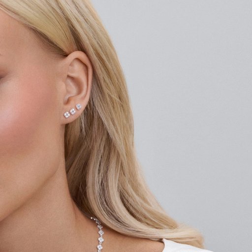 Örhängen i äkta silver med blommor