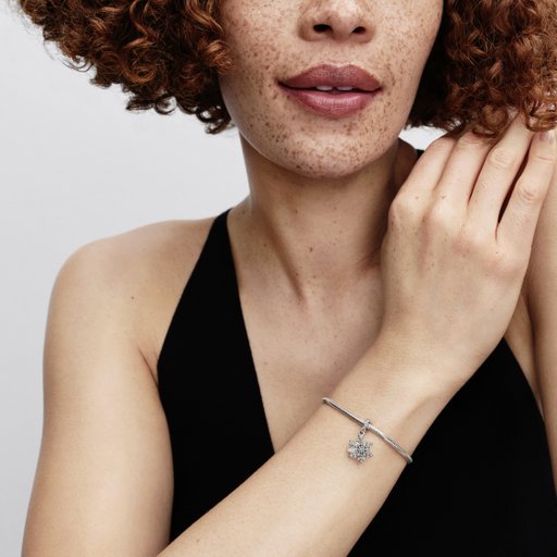 Hängande berlock i äkta silver med snöflinga