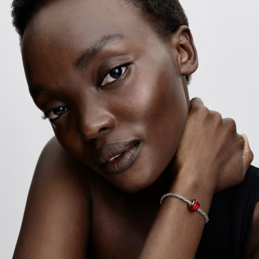 Berlock i äkta silver med röd murano