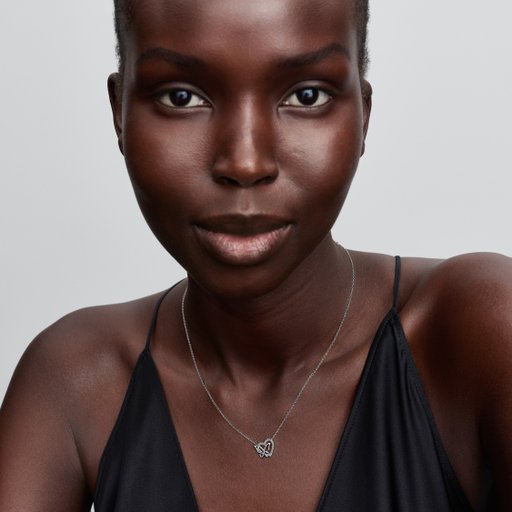 Halsband i äkta silver med hjärta och fjäril