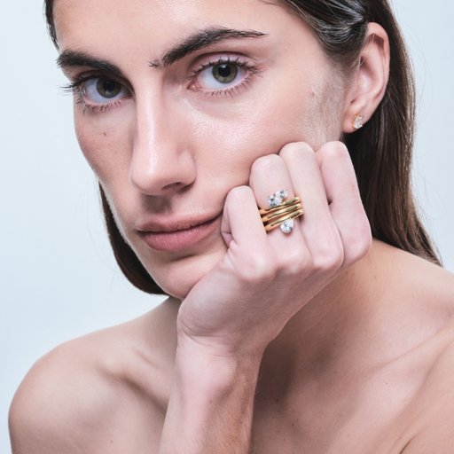 Ring i förgyllt äkta silver med päronformade stenar