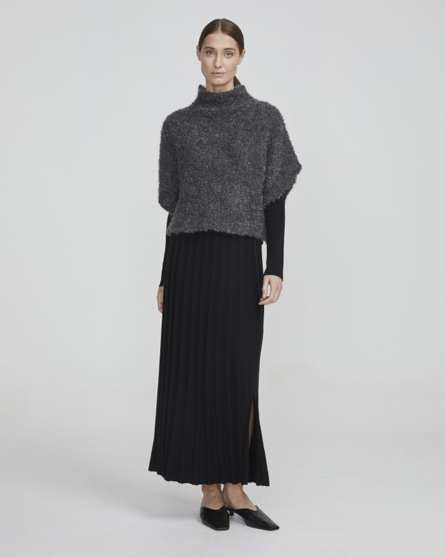 Ellinor Poncho Ellinor Poncho