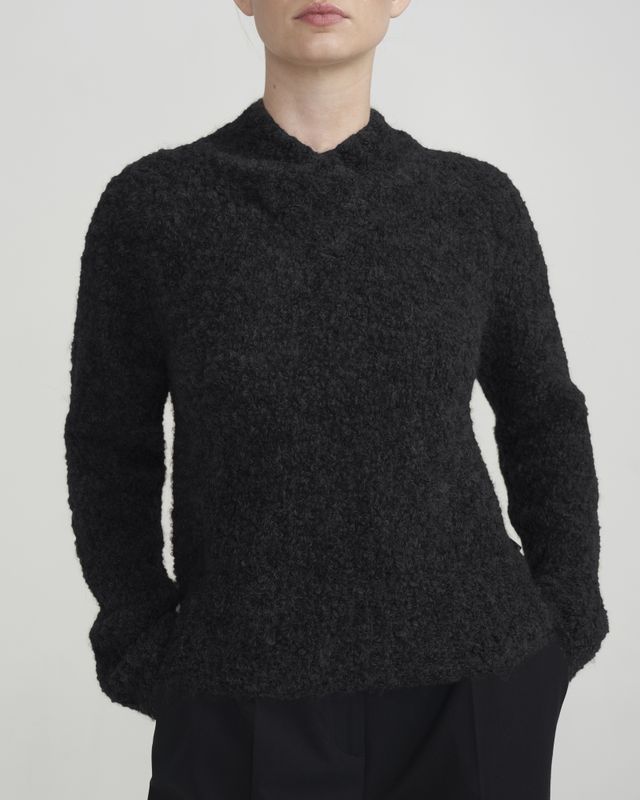 Therese V-neck Therese V-neck