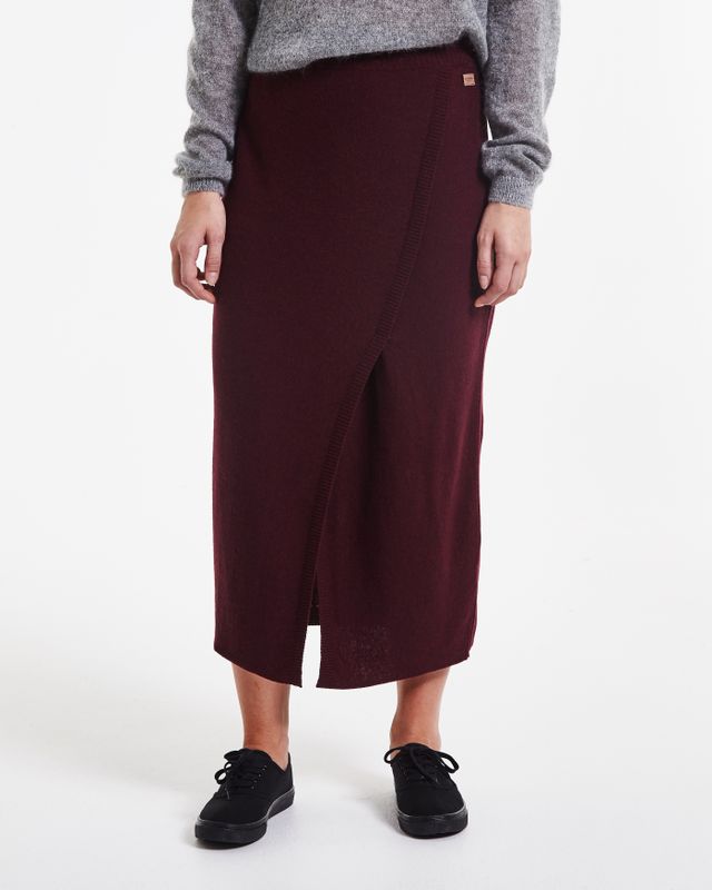 Meja Skirt