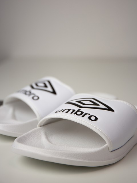 Umbro CORE Slippers, White (IFK Göteborg Futsal)