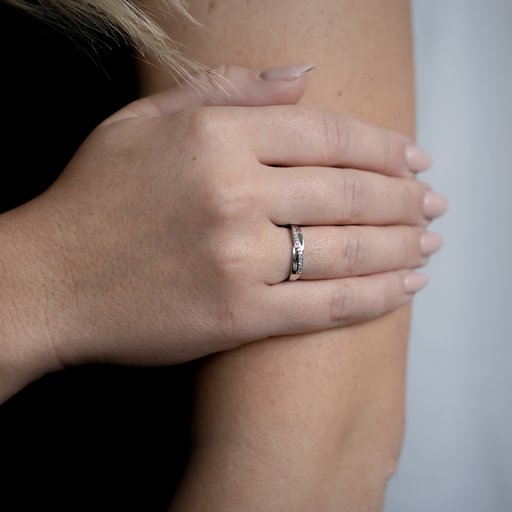 Timanttisormus 0,05ct valkokulta