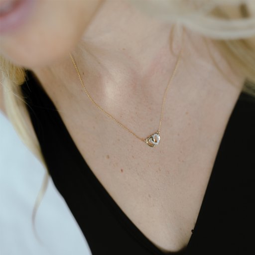 Timanttikaulakoru 0,05ct sydämet keltakulta