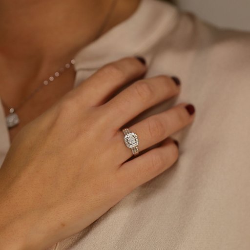 Timanttisormus yht. 0,22ct W/P valkokulta