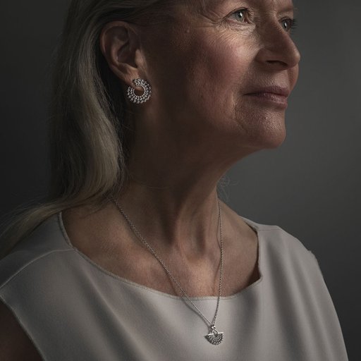 Lumoava Aika hopeinen kaulakoru