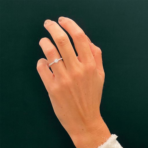 Fenia Vega laboratoriotimantti- sormus 0,63ct valkokulta