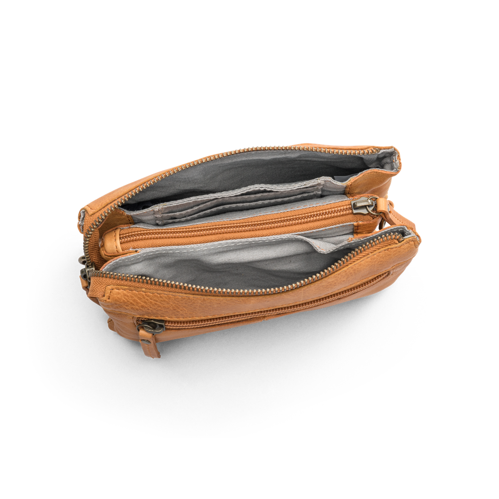 Väska clutch i skinn Väska clutch i skinn