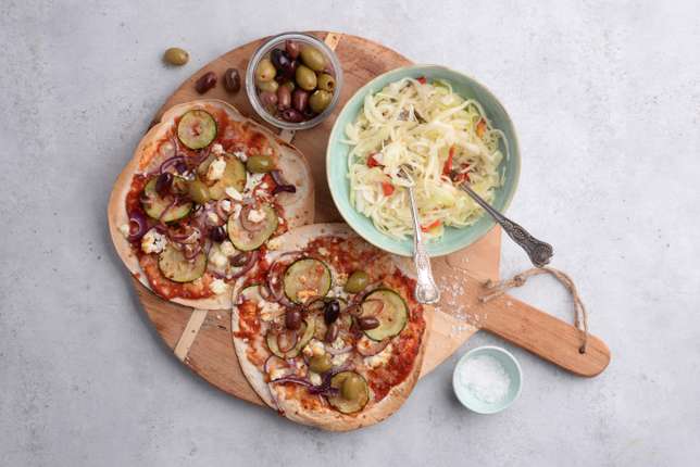 Vegetarisk tortillapizza med fetaost och oliver