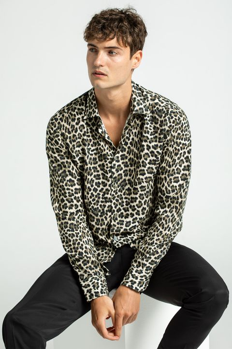 Hasse leopardmönstrad skjorta