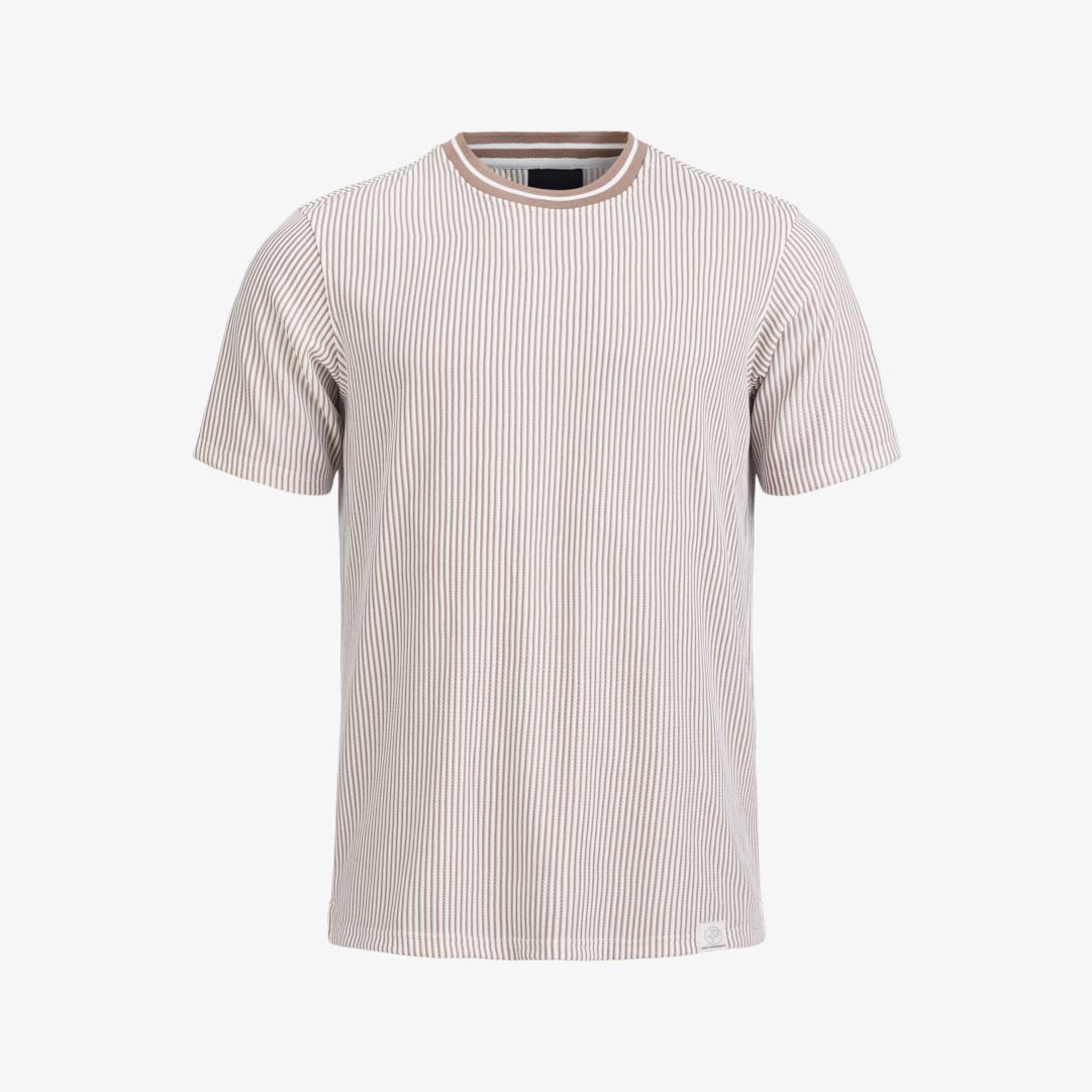 Brassie Tee, Beige Oak Stripe Mjuk t-shirt i lättskött och slitstarkt material med struktur