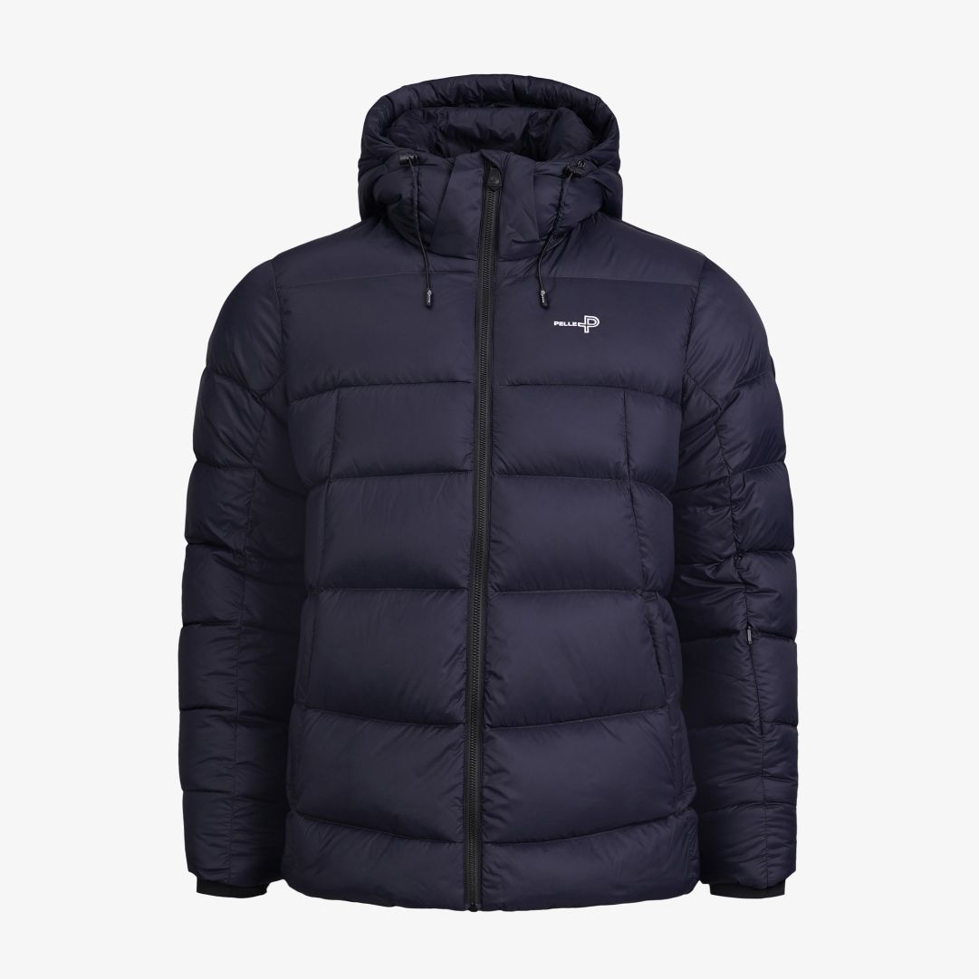 Fey Jacket, Dk Navy Blue Lättviktig vinterjacka tillverkad i PRUECO® återvunnen nylon, vadderad med 90/10 dun (700 fill power) och certifierad enligt