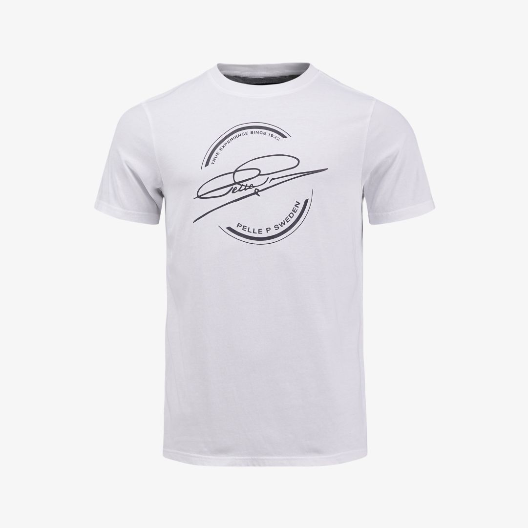 Field Logo tee, White En tunn t-shirt med avslappnad passform och rund halsringning, tillverkad i 100% "Global Organic textile standard" bomull för va