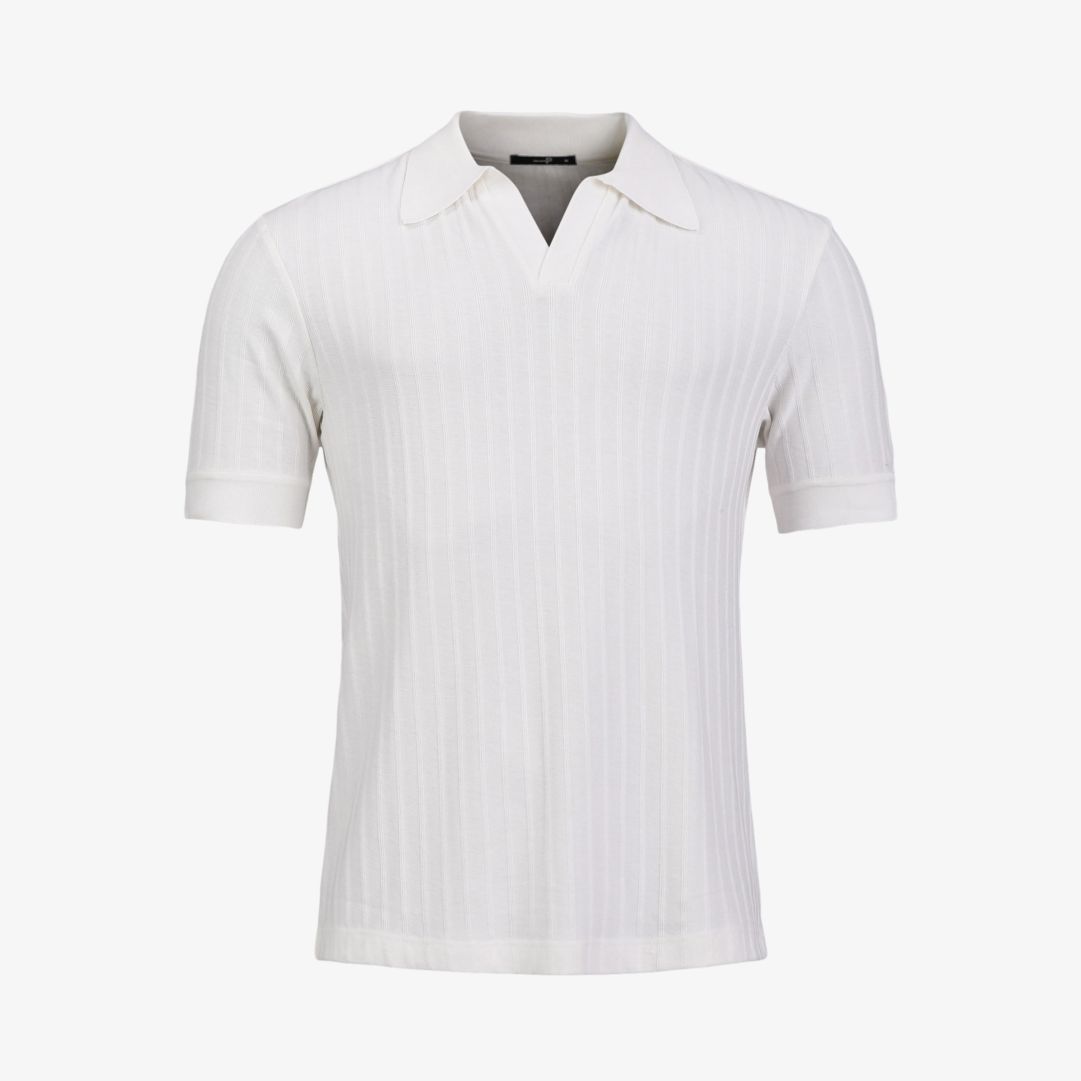 Garda Polo, Sand Dollar White Skön och tunt stickad pikétröja med krage med knappslå utan knappar, ärmuppslag och nederkant med Pelle P-logo