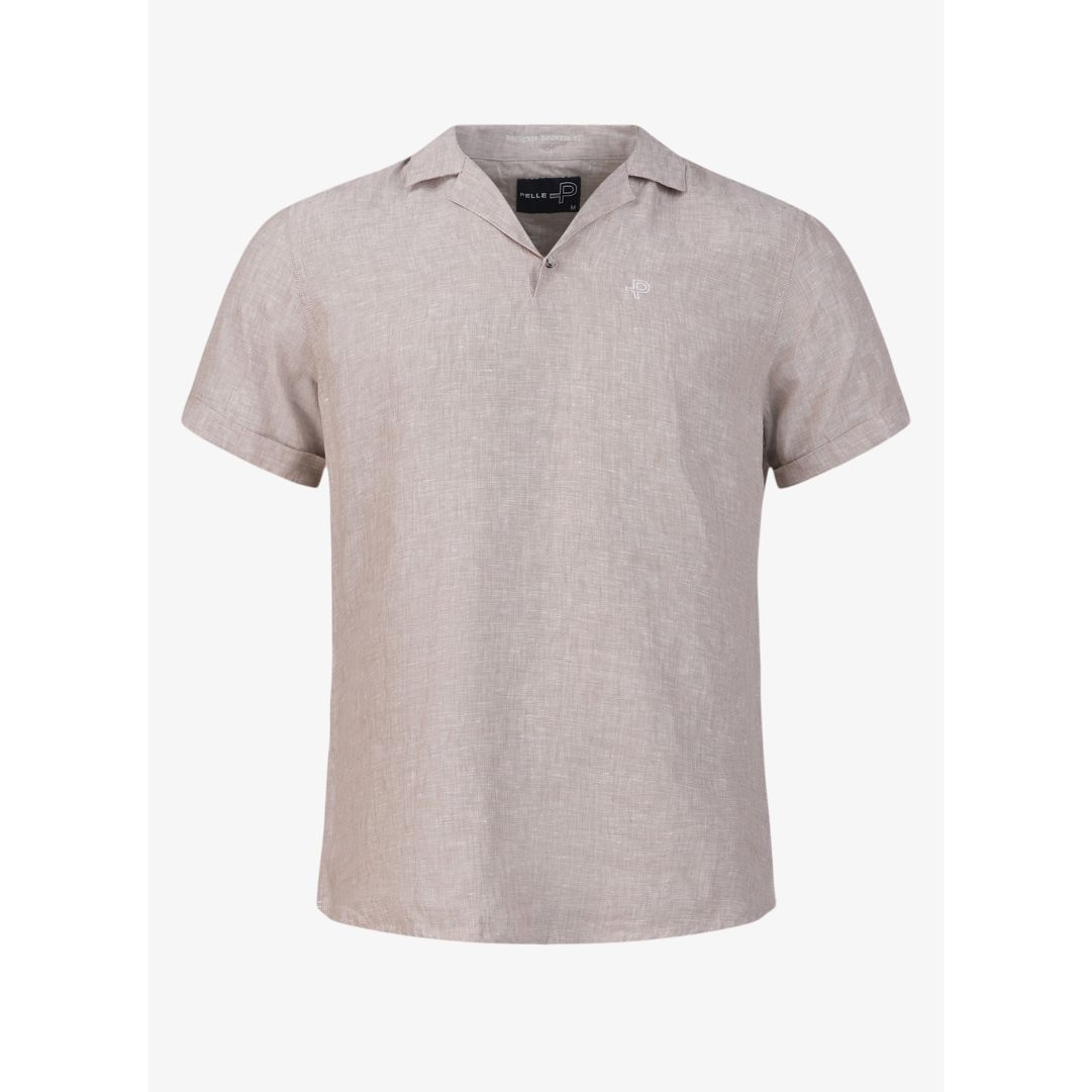 Linen Polo, Tumbled Stone Mél. En pikétröja i linne är både sval, avslappnad och stylish - perfekt när vädret är varmare! Linen Polo har korta ärmar m