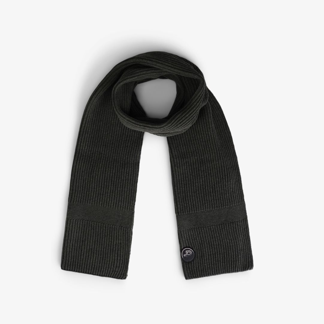 Mons Knitted Scarf, Dk Kombu green Mélange Mjuk stickad halsduk tillverkad i en blandning av bomull och kashmir Mons Knitted Scarf, Dk Kombu green Mélange Mjuk stickad halsduk tillverkad i en blandning av bomull och kashmir