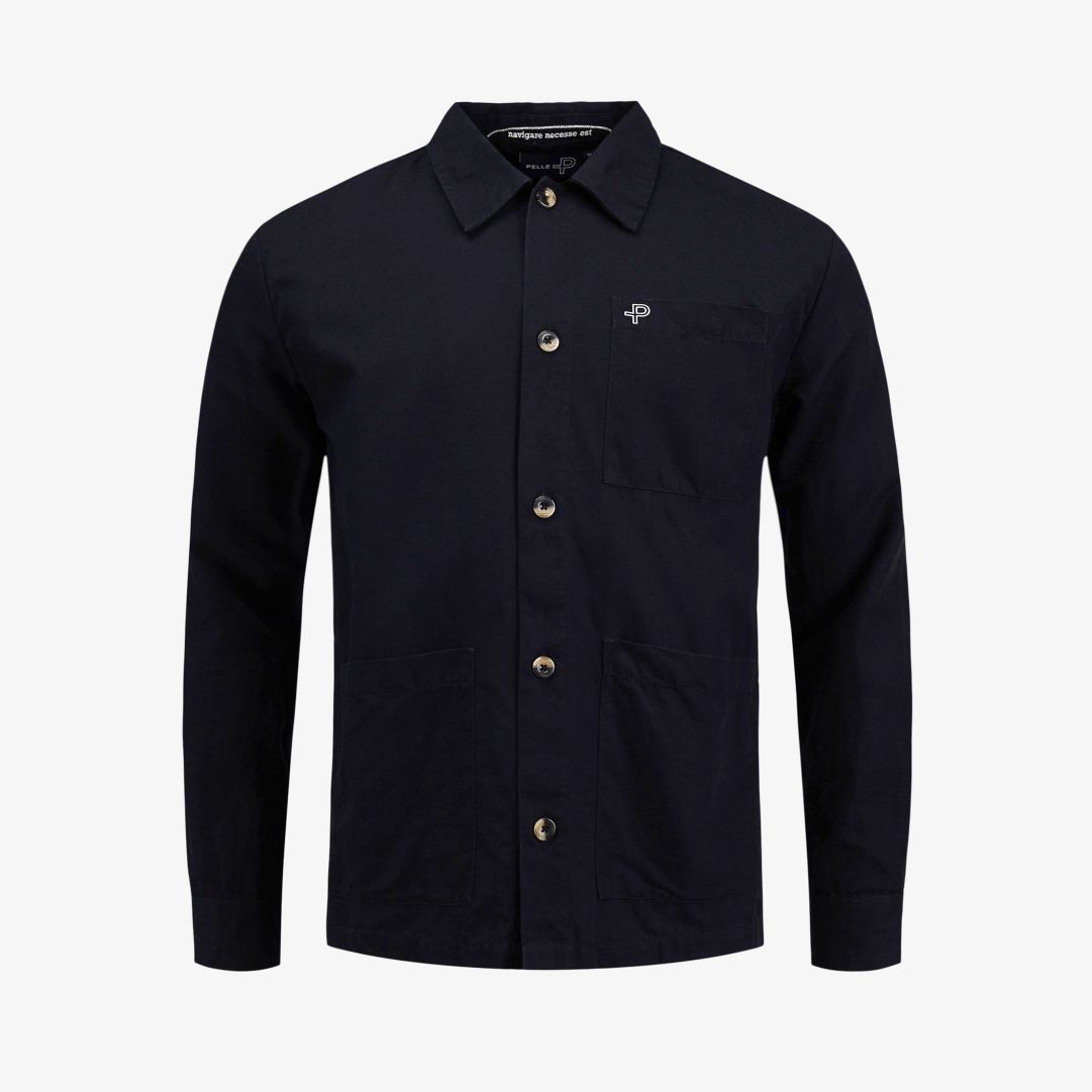 Sardegna Overshirt, Dk Navy Blue En overshirt är ett lite mer avslappnat alternativ till en kavaj, och ett lite mer dressat alternativ till en tröja -