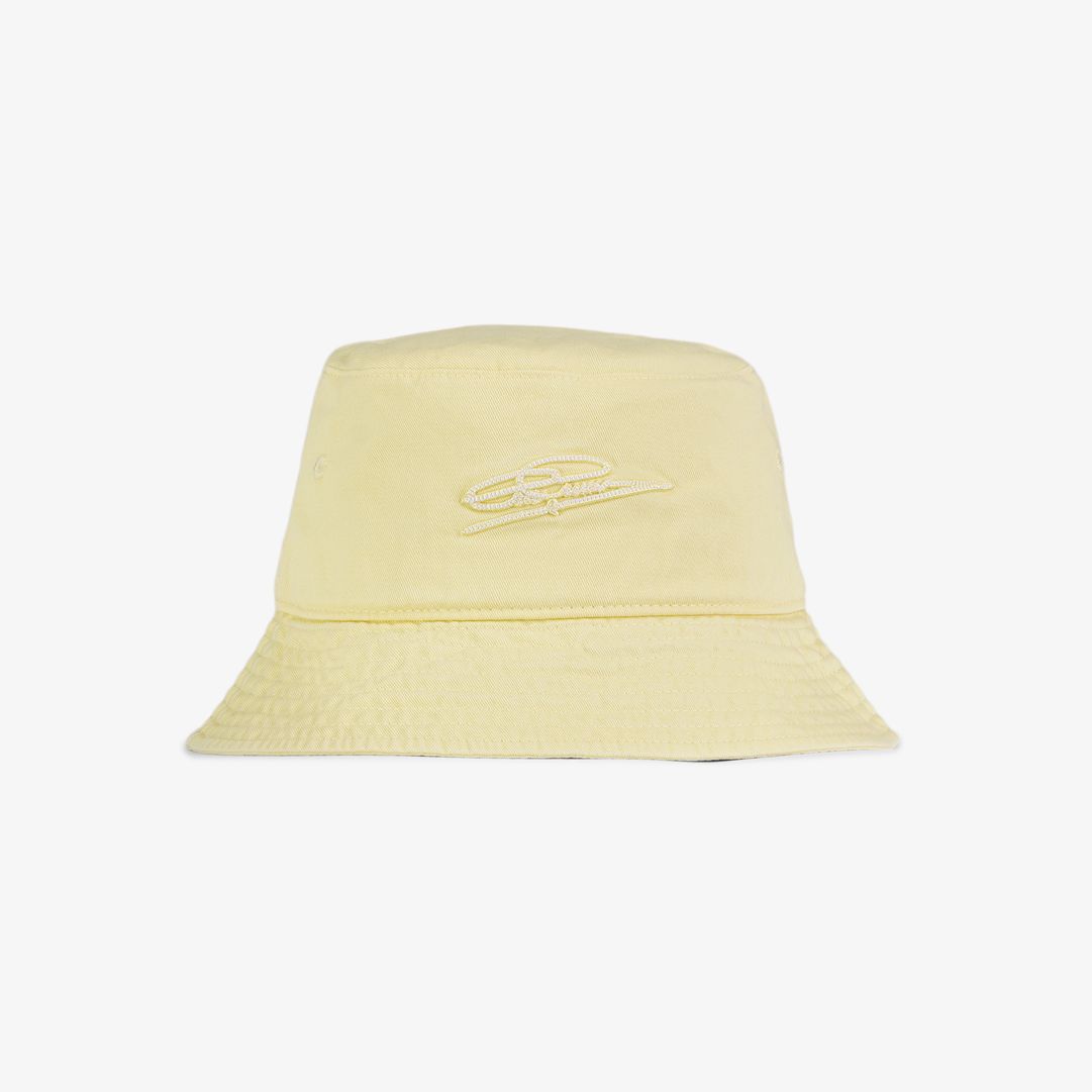 Signature Washed Hat, Radura Yellow Härligt tillskott i sommargarderoben för ett ledigt men stilfullt uttryck Signature Washed Hat, Radura Yellow Härligt tillskott i sommargarderoben för ett ledigt men stilfullt uttryck