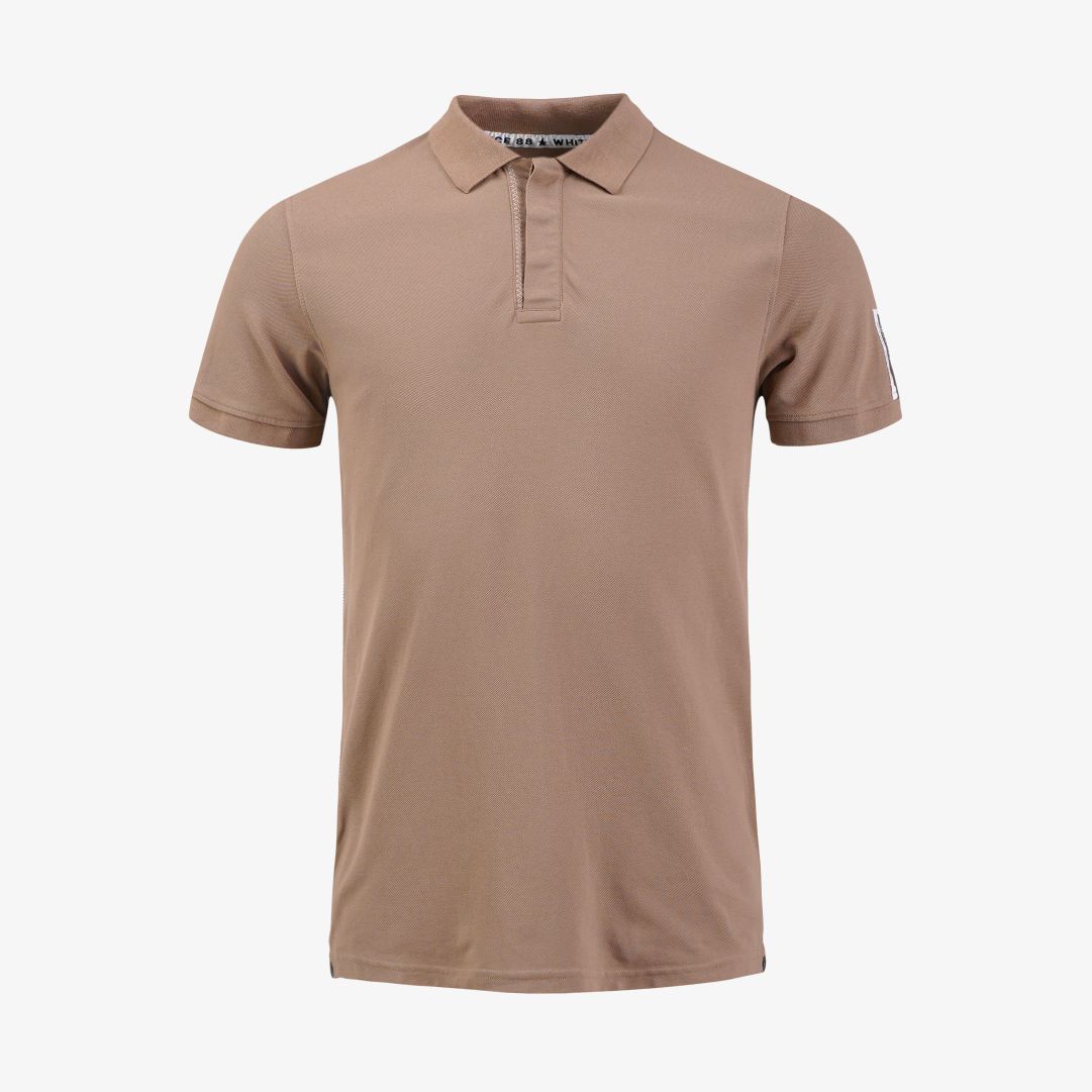 Team Polo, Toffee Pikétröja med ribbstickad krage och dolda knappar i halsen och en vävd Pelle P-logo på ärmen