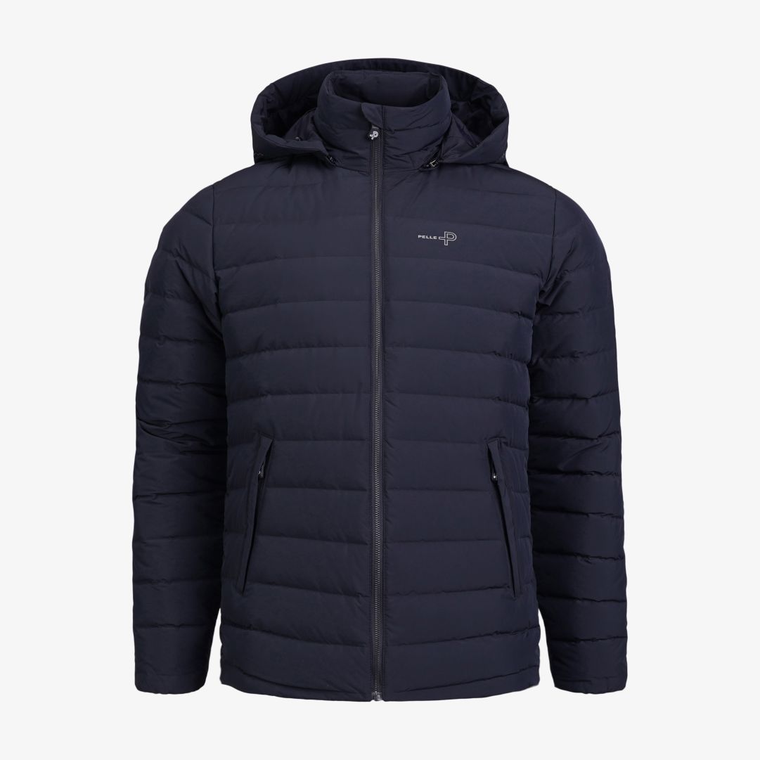 Urbis Jacket, Dk Navy Solid Dun är ett av världens bästa material: det är varmt, tåligt och formar sig efter kroppen Urbis Jacket, Dk Navy Solid Dun är ett av världens bästa material: det är varmt, tåligt och formar sig efter kroppen
