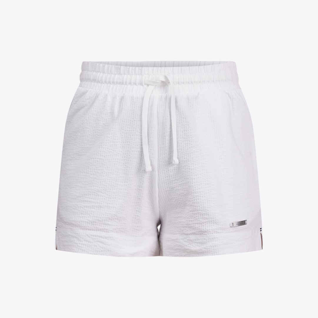 W Dock Shorts, White Ett måste för varje sommargarderob! Dessa charmiga dra-på-shorts är tillverkade i mjuk bäckeböljajersey som ger en lätt känsla mo
