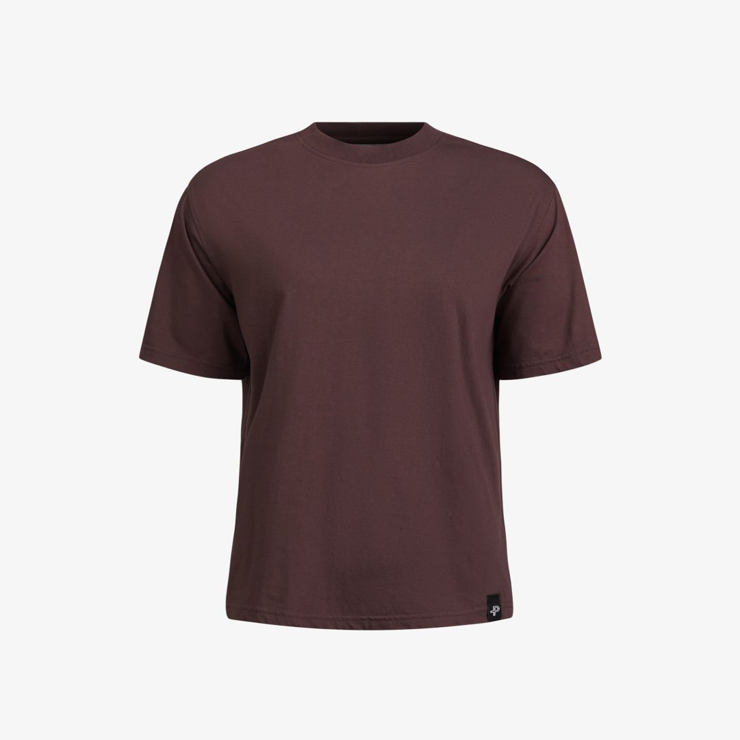 W Field Tee, Carob Brown En tunn t-shirt med rund halsringning, tillverkad i 100% 