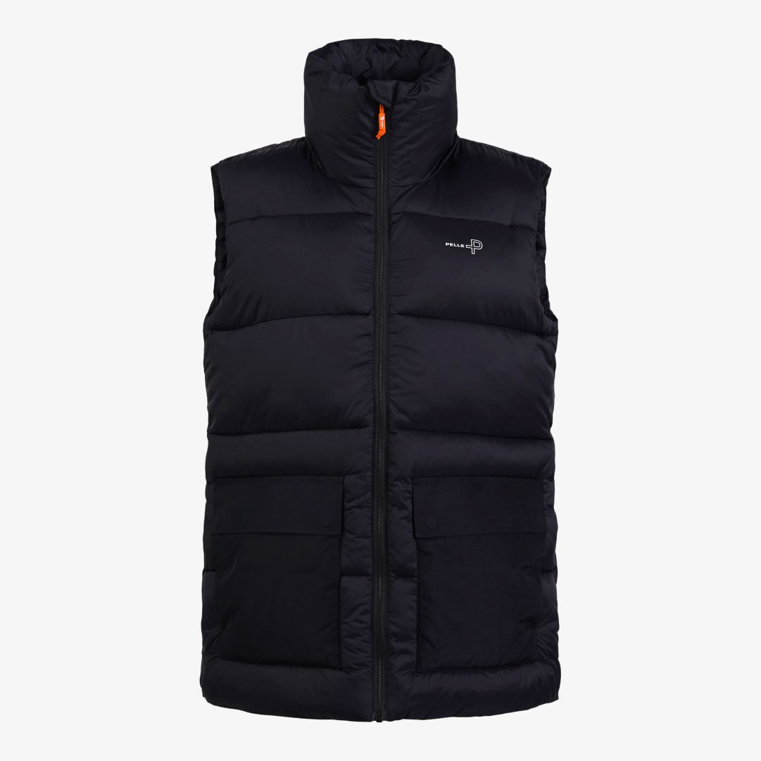 W Molle Vest, Ink Denna väst är tillverkad i återvunnen polyester med bollfiberstoppning bestående av 30% Sorona® och 70% återvunnen polyester från PE